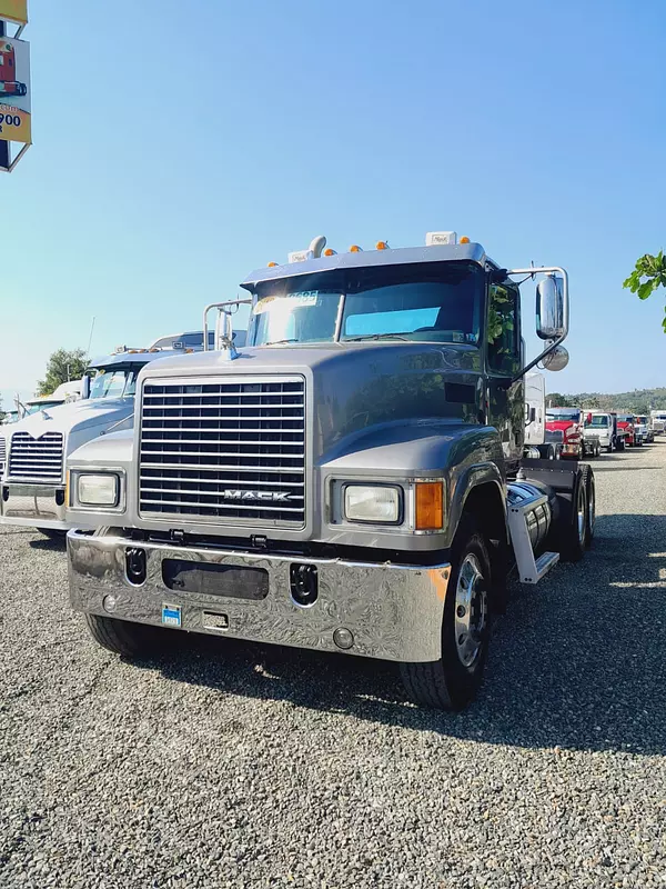 camiones y vehiculos pesados - MACK PINNACLE AÑO 2012 8