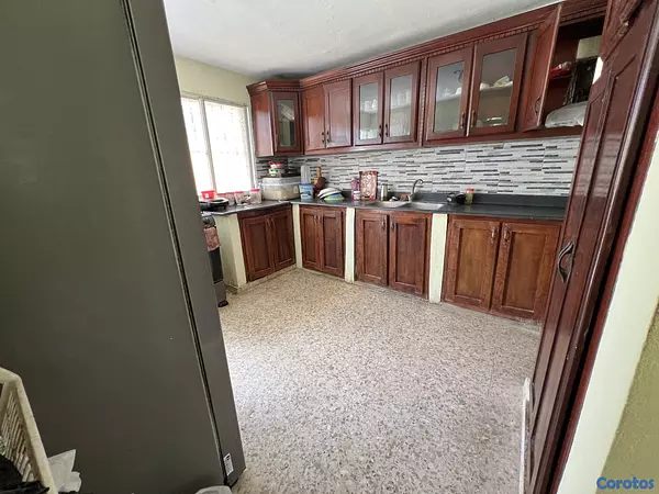 casas - venta de casa en la autopista de san isidro con 332mts Santo Domingo este  9