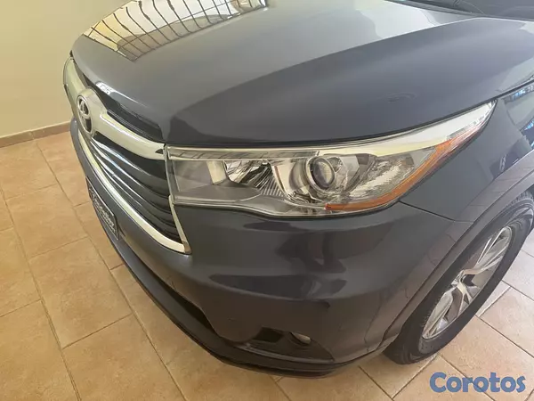 jeepetas y camionetas - Toyota Highlander XLE 4WD 2015 10
