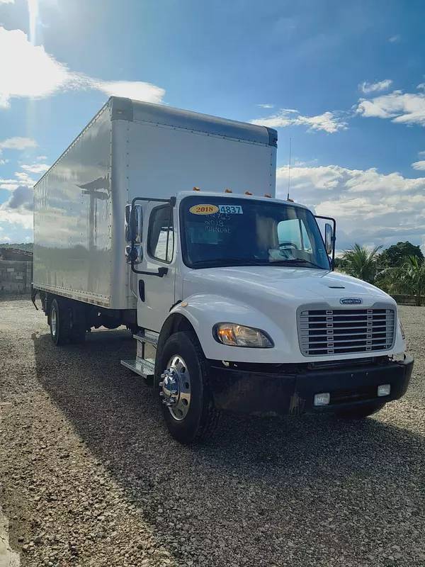 camiones y vehiculos pesados - FREIGHTLINER M2 106 AÑO 2018 1