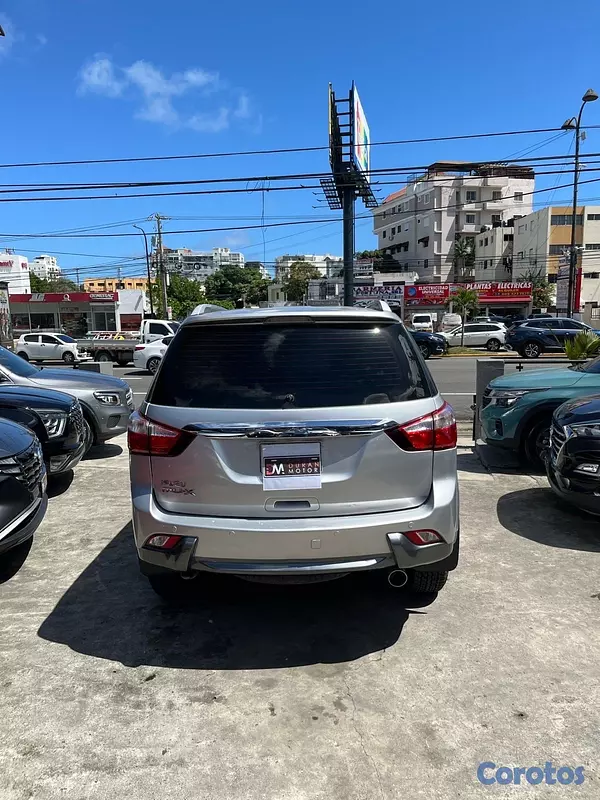 jeepetas y camionetas - Isuzu MUX 2015
 8