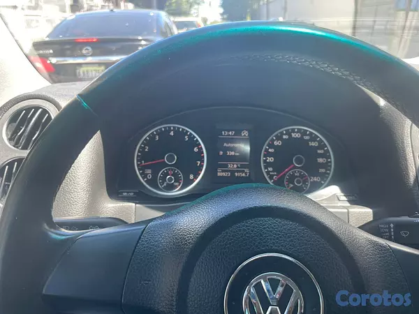 jeepetas y camionetas - Volkswagen Tiguan 2013 • 81,000K km • Excelentes Condiciones  8