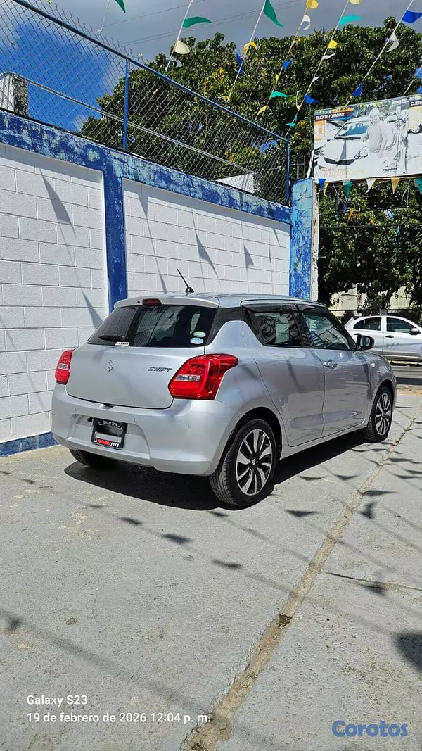 carros - SUZUKI SWIFT 2021 2