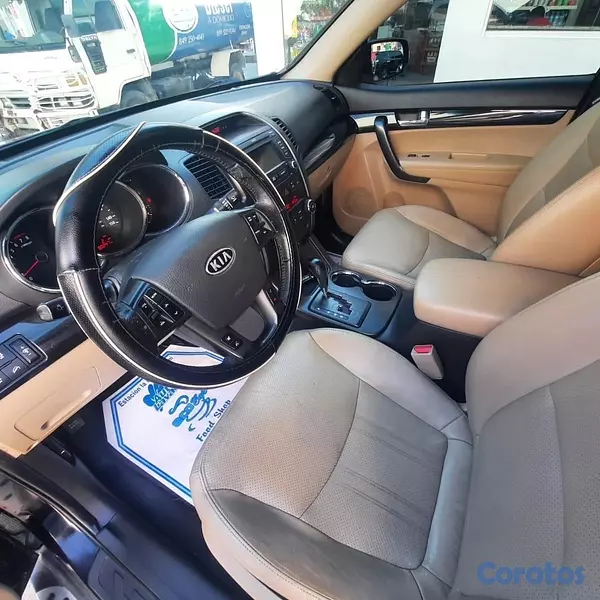 jeepetas y camionetas - Kia Sorento 2013, excelente estado 5
