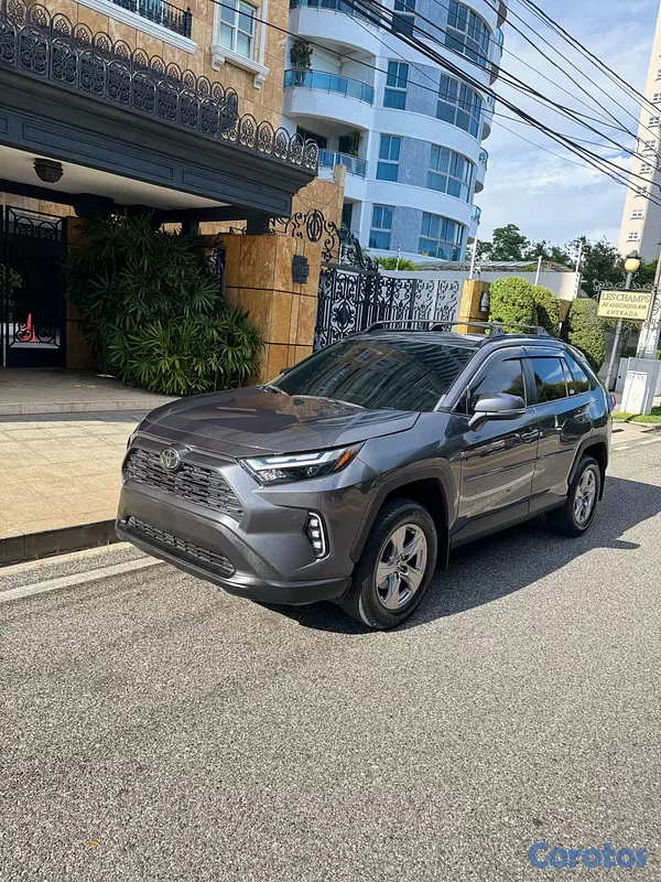 jeepetas y camionetas - Toyota RAV4 XLE 2023 4