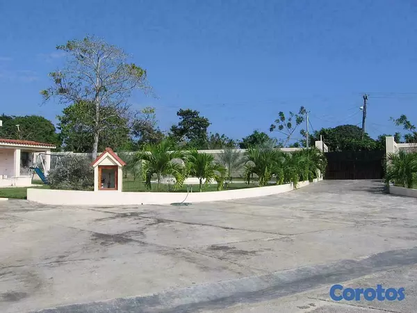 casas vacacionales y villas - propiedad de 4,516mts2 con casa de dos pisos 4