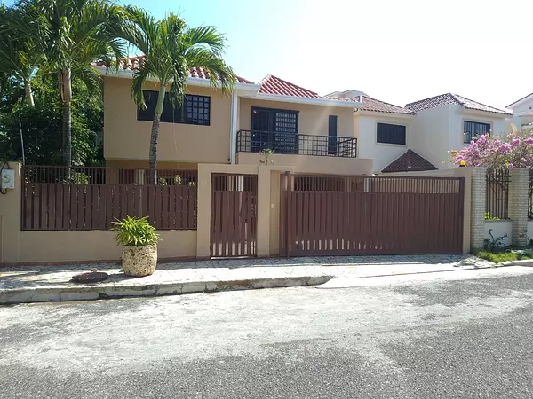 casas - Se Alquila Casa Amueblada en Altos de Arroyo Hondo III,  US$ 1,990,  1