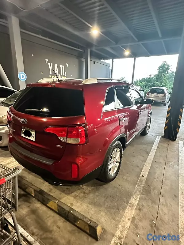 jeepetas y camionetas - Kia Sorento 2014 en optimas condiciones. 2