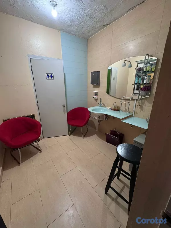 oficinas y locales comerciales - Se alquila EDIFICIO para OFICINAS o negocio en El  1