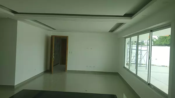 apartamentos - Primer Piso, terminado, grande y con patio, de lujo, Autopista de San Isidro 8