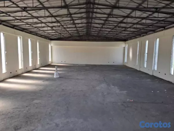oficinas y locales comerciales - Local en Gazcue Av. Independencia 4to nivel 2
