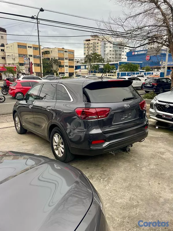 jeepetas y camionetas - Kia Sorento LX 2019 AWD 5