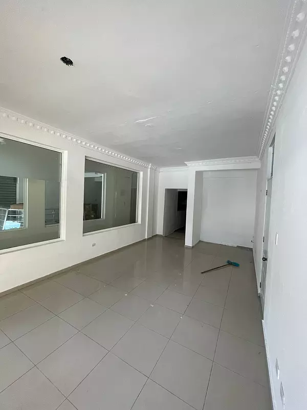 oficinas y locales comerciales - LOCAL COMERCIAL EN VENTA LUCERNA 2