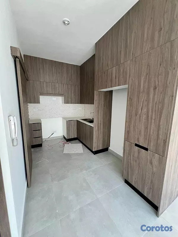 apartamentos - RENACIMIENTO LUJOSA TORRE CON UNA UBICACION ESTRATEGICA, BIEN DISTRIBUIDO ALQUIL 9