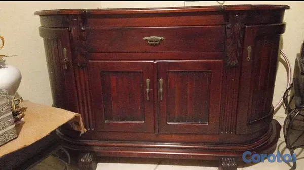 muebles y colchones - Se vende por viaje, Credenza, comedor, cuadro y vitrina en caoba!!!  1