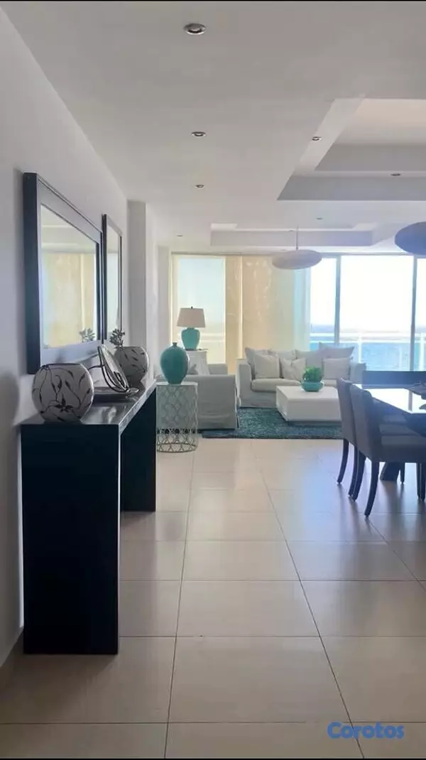 apartamentos - Hermoso y Amplio Apartamento con Vista al Mar, en Juandolio. 5