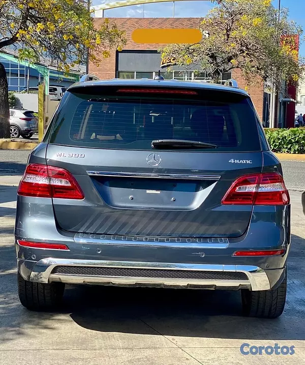 jeepetas y camionetas - Mercedes-Benz clase ML-300 4matic 2015 9
