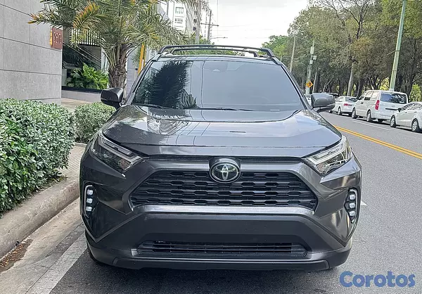 jeepetas y camionetas - Toyota RAV4 XLE 2023 3
