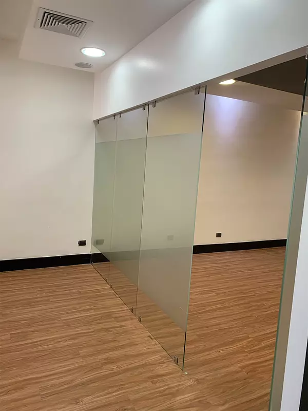 oficinas y locales comerciales - Local en zona exclusiva y céntrica Naco 8
