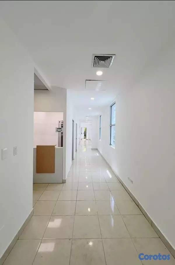 solares y terrenos - Locales corporativos en alquiler moderna torre en piantini 2