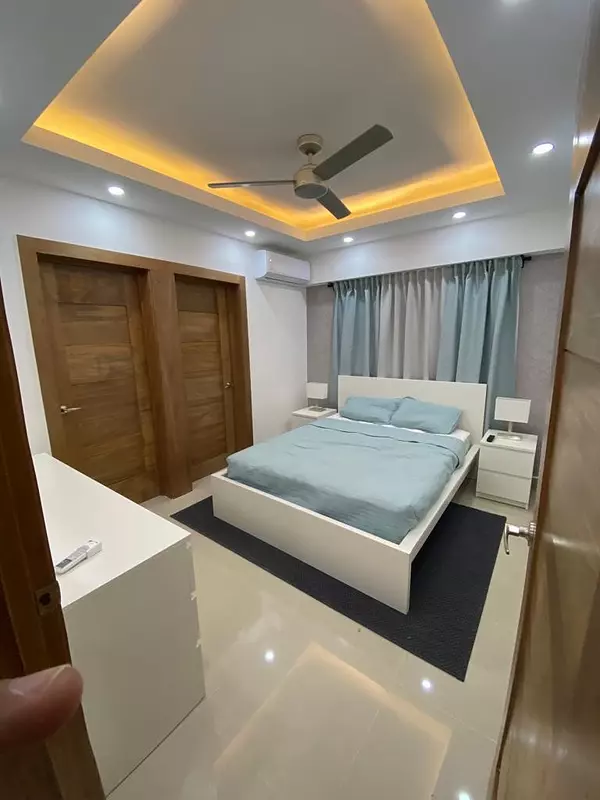 apartamentos - Zona Universitaria, D.N.Apto 100 mts 4to nivel (ascensor)2 HabUS  5