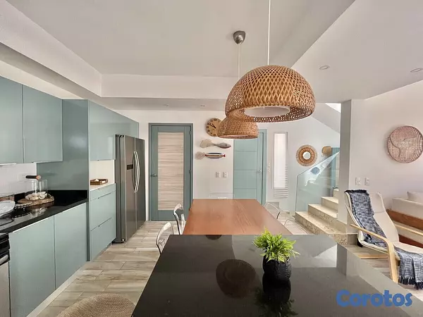casas vacacionales y villas - En venta iluminada casa amueblada en Juan Dolio, en lo mejor de Metro Country Cl 4