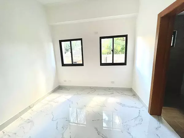 apartamentos - Vendo Moderna con terraza para estrenar en Torre en los Cacicazgos.  4