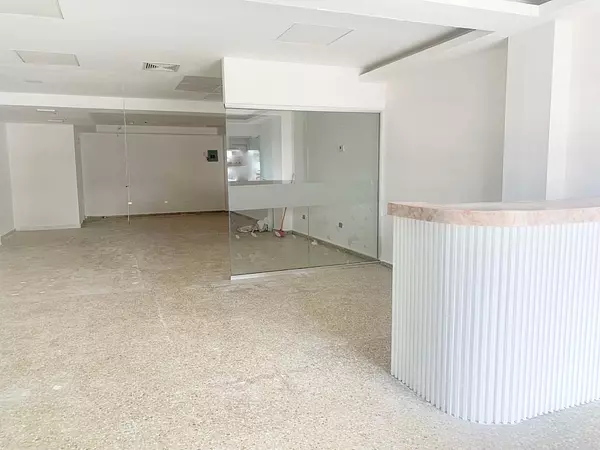 oficinas y locales comerciales - Local en Naco Primer nivel 2