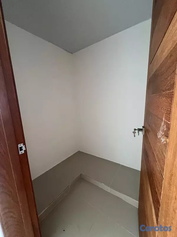 apartamentos - vedo renacimiento amplio tres habitaciones con baño dos parqueos lineales balcón 14
