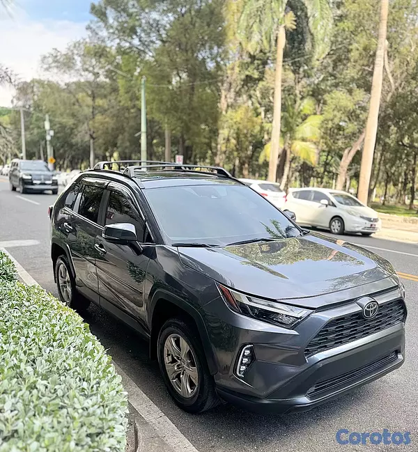 jeepetas y camionetas - Toyota RAV4 XLE 2023 5