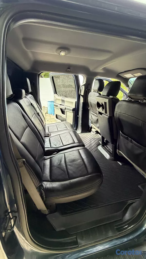 jeepetas y camionetas - Ford F150 XLT 2016 tracción trasera 4X4 Doble cabi 12