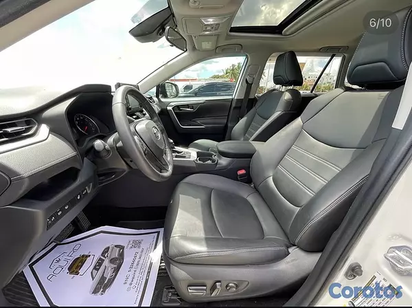 jeepetas y camionetas - Toyota Rav4 XLe Premium  6