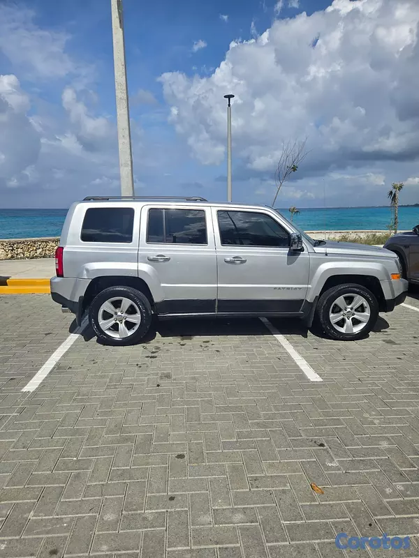 jeepetas y camionetas - Jeep Patriot Cristales manuales  4