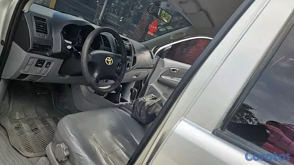 jeepetas y camionetas - Toyota hilux diésel 4x4 7