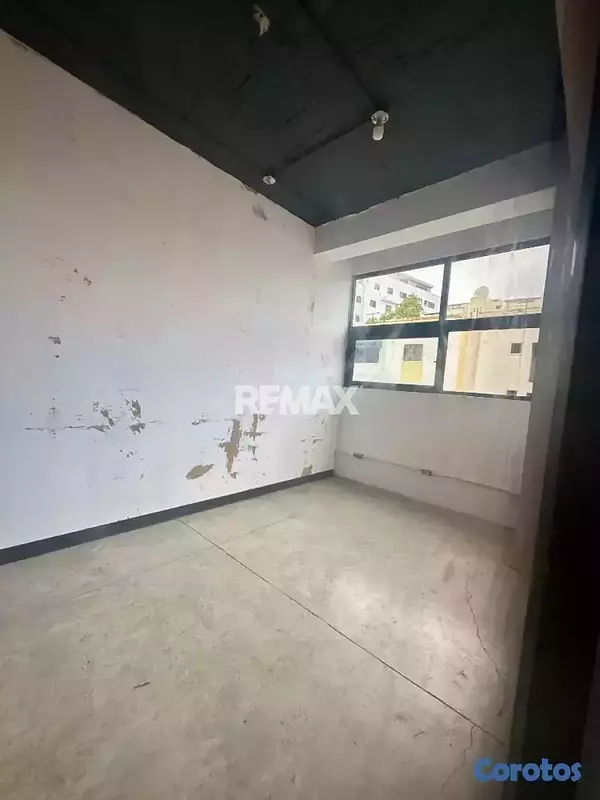 oficinas y locales comerciales - Local comercial de 225mt2 en alquiler en Bella Vis 5