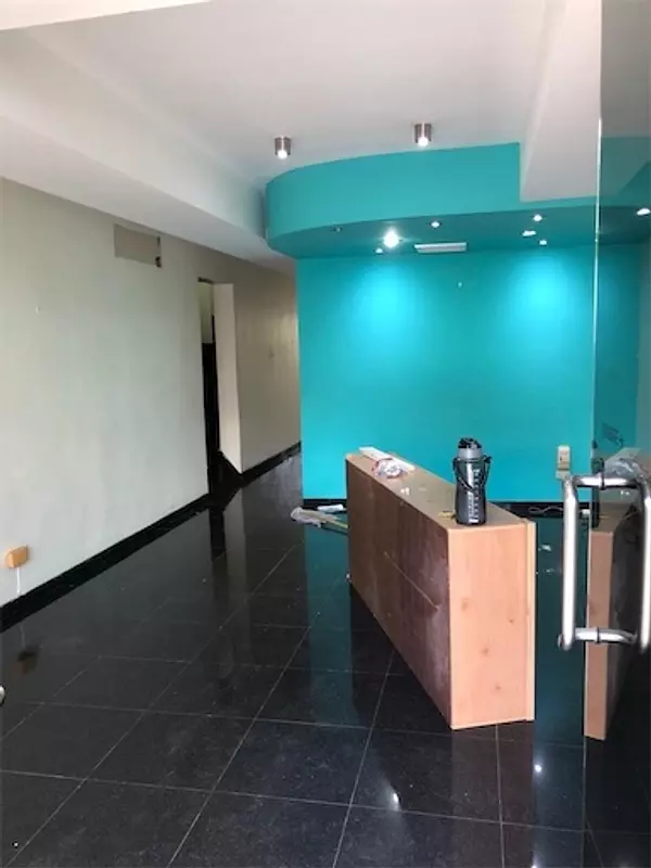 oficinas y locales comerciales - Amplio local en Naco 7