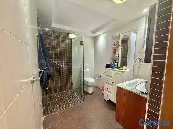 apartamentos - vendo la Esperilla piso 7 tres habitaciones 2.5 baños 3  parqueos balcón servici 9