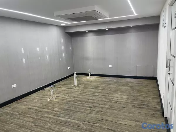 oficinas y locales comerciales - Local céntrico en Piantini  9