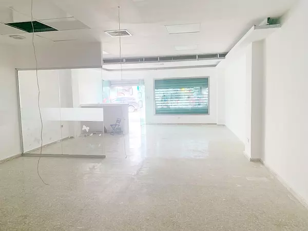 oficinas y locales comerciales - Local en Naco Primer nivel 3