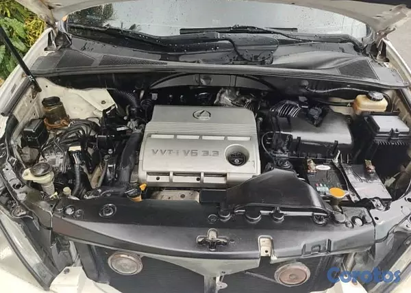 jeepetas y camionetas - 🚗 ¡Oportunidad! Toyota Lexus RX 330 2004 – Lujo, confiabilidad 6