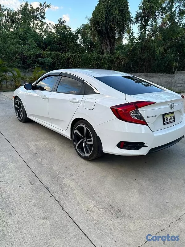 carros -  Honda Civic 2017 LX, vehículo económico, cómodo y muy confiable. 4