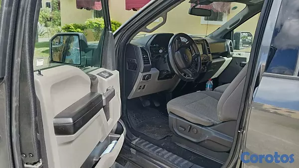 jeepetas y camionetas - 🛻 Ford F150 XLT 2019 Importada NEGOCIABLE 6