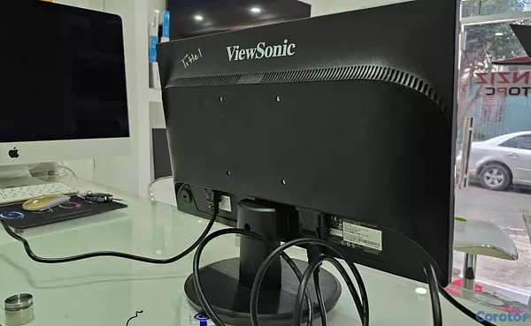 computadoras y laptops - Monitor ViewSonic 20 Pulg trae cable hdmi 3
