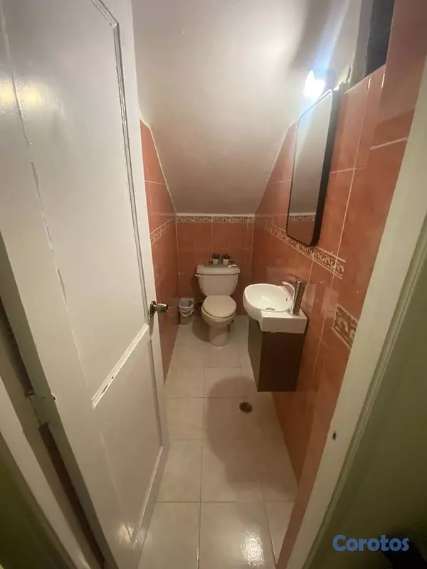 casas - Casa de 3 habitaciones 2 baños en venta en Colinas 11