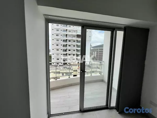 apartamentos - Apartamento en Alquiler con Línea Blanca en Evaristo Morales 1H, 1.5B, 2P 2