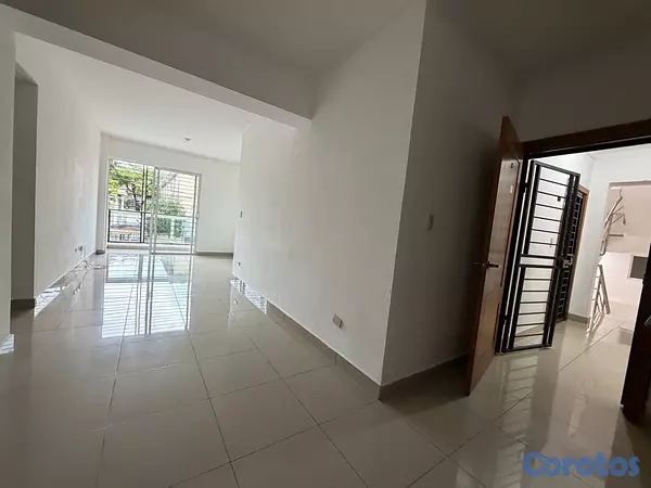 apartamentos - alquiló avenida independencia hondura tres habitaciones dos baños dos parqueos  2
