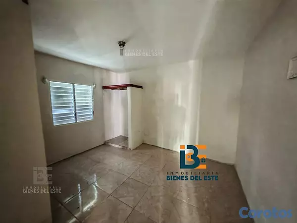casas - Se Vende Casa de Tres Habitaciones en el Juan Pabl 6