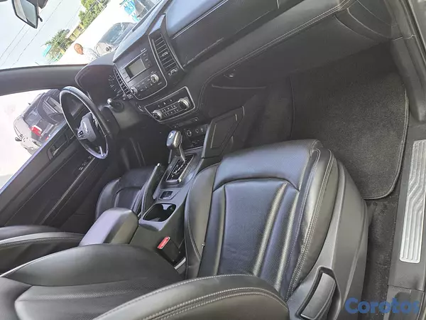 jeepetas y camionetas - KGM REXTON 2021 GRIS OSCURO DIESEL 9