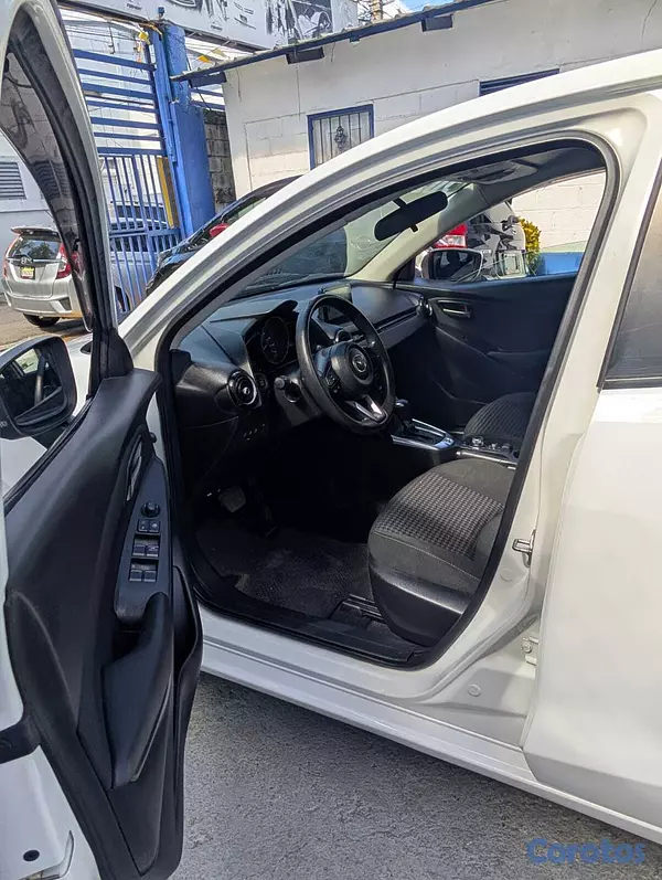 carros - MAZDA DEMIO 2020 4