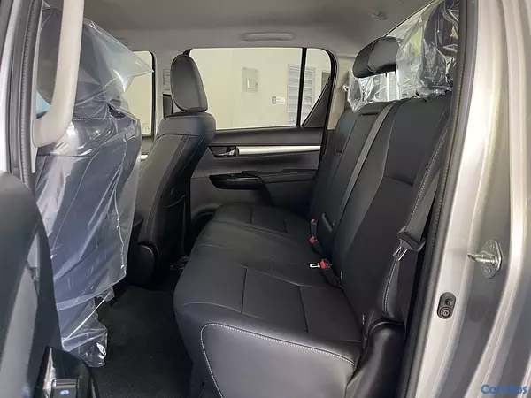 jeepetas y camionetas - Toyota Hilux Limited 2026 6